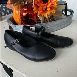 Revolution dance wear tap shoes